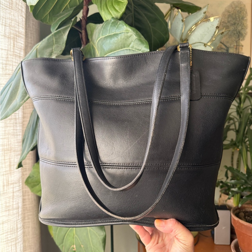 SOLD.    Vintage Coach Beautiful 1998 Black Tribeca Large Shopper 9094